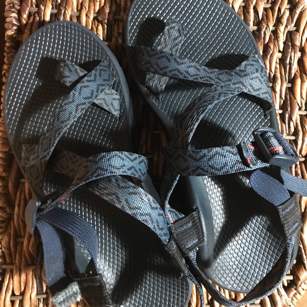 Chaco’s Men’s size 9 Navy/Black with Red Accents